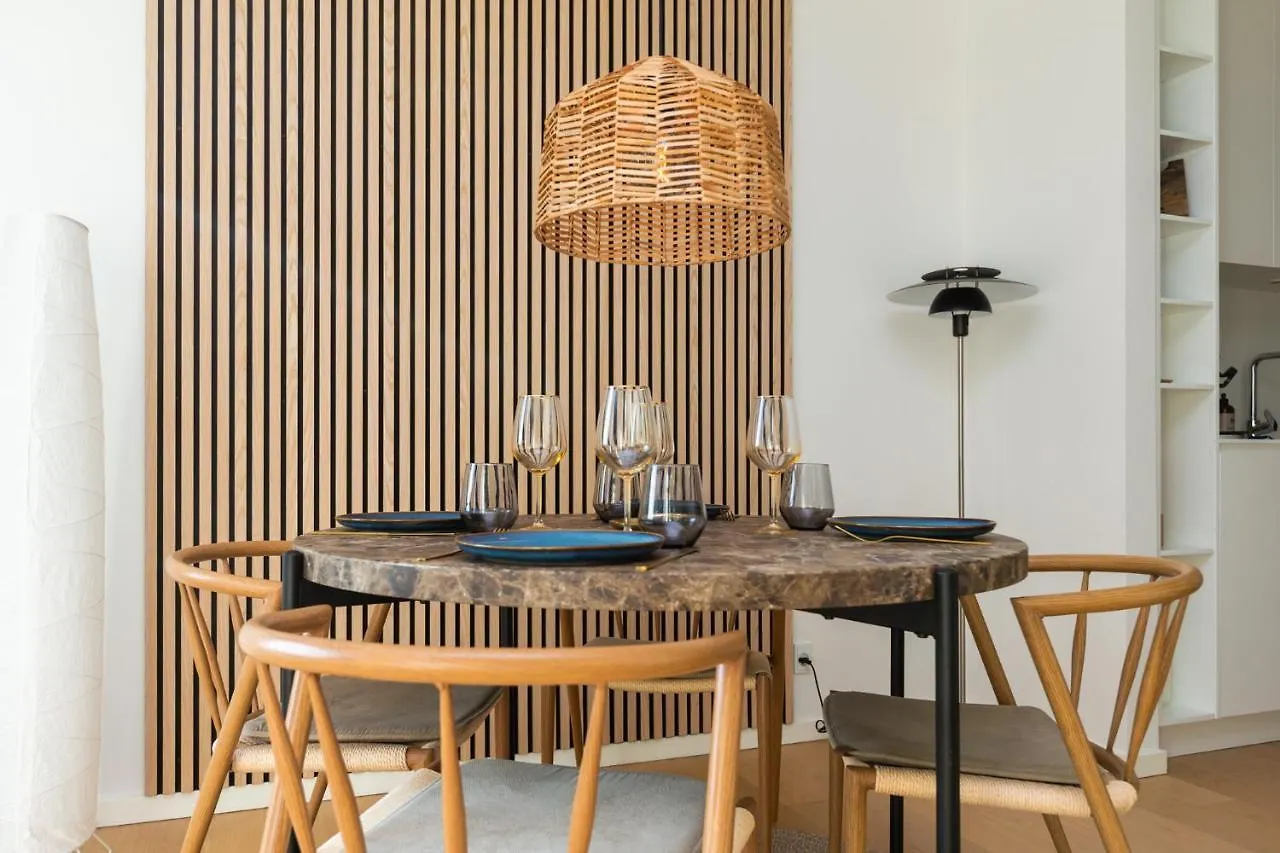 Apartment Lys 3 Vaerelses Lejlighed Med 26 M2 Sydvendt Altan Aarhus Denmark