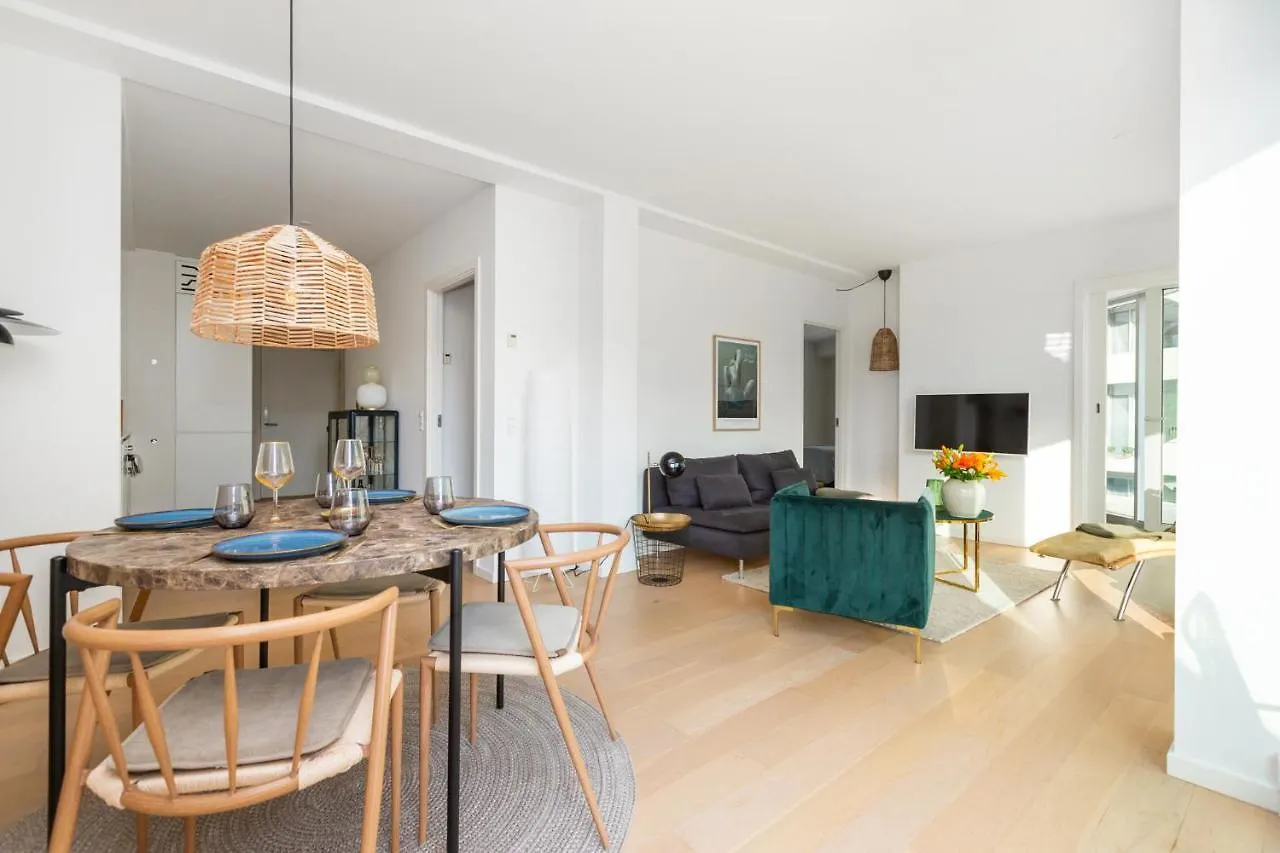 Lys 3 Vaerelses Lejlighed Med 26 M2 Sydvendt Altan Aarhus